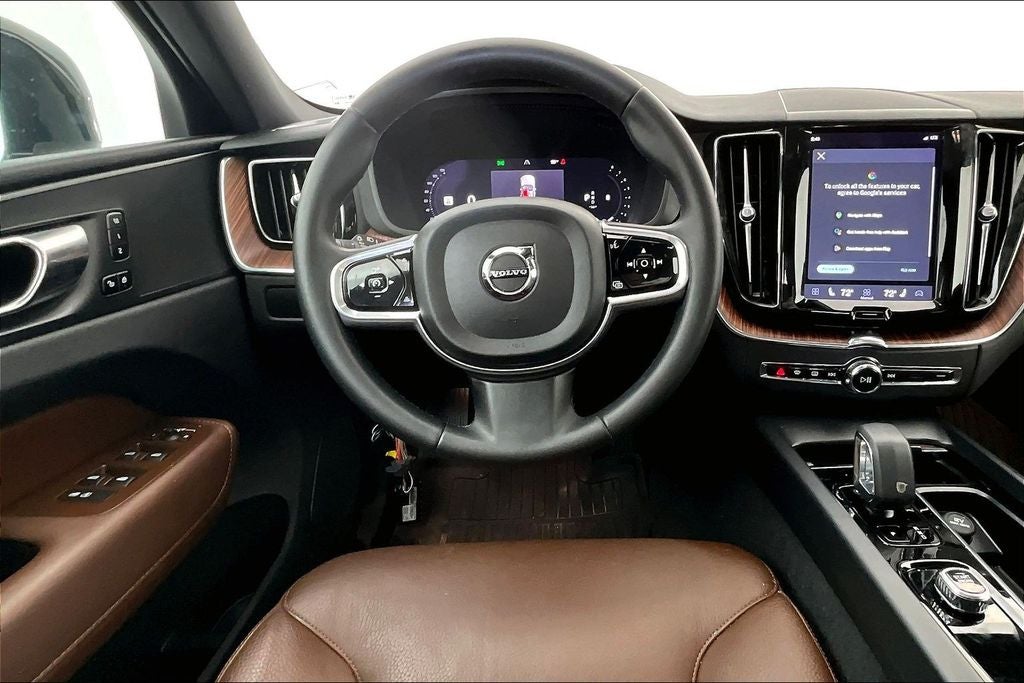 2023 Volvo XC60 B5 Plus Bright Theme
