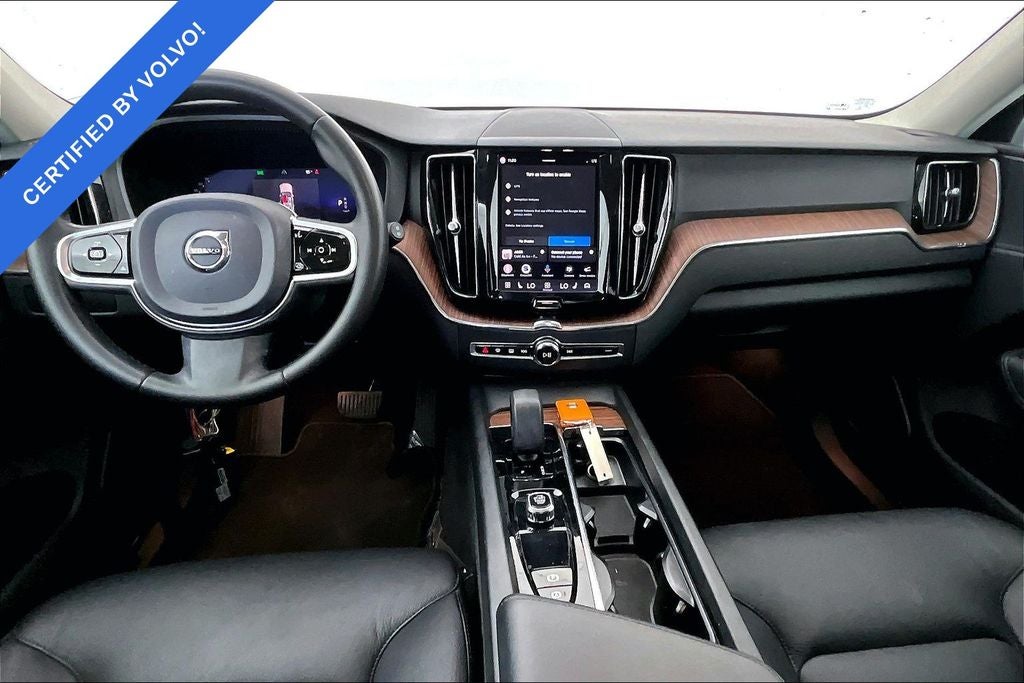 2023 Volvo XC60 B5 Plus Bright Theme