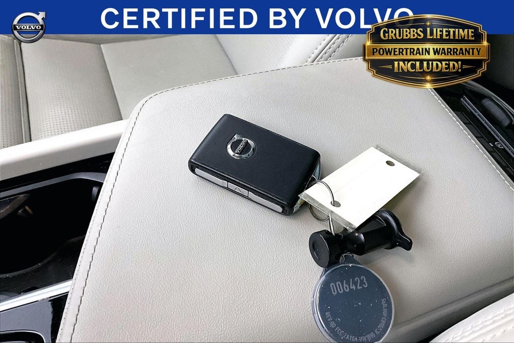 2023 Volvo XC60 B5 Ultimate Bright Theme