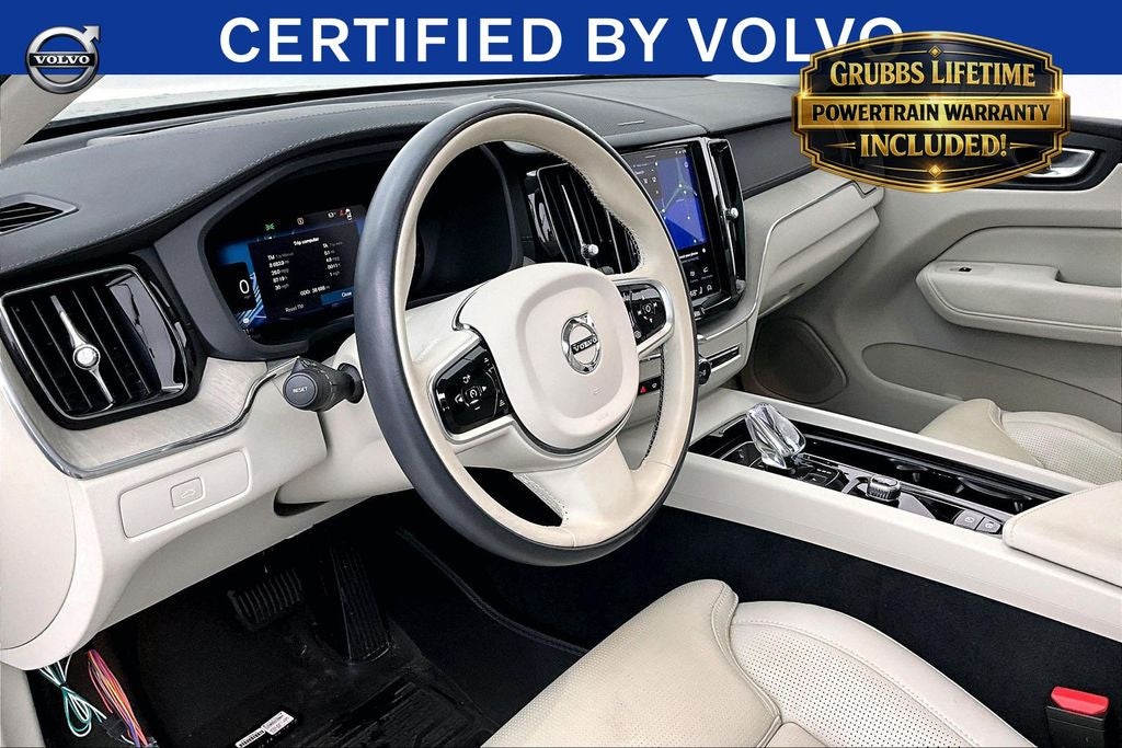 2023 Volvo XC60 B5 Ultimate Bright Theme