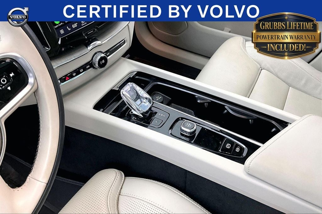 2023 Volvo XC60 B5 Ultimate Bright Theme
