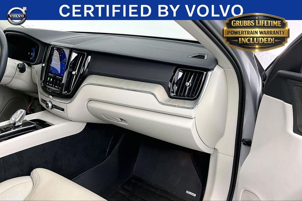 2023 Volvo XC60 B5 Ultimate Bright Theme