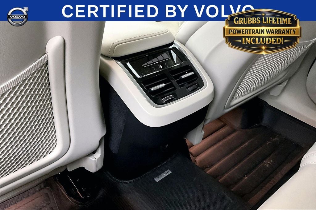 2023 Volvo XC60 B5 Ultimate Bright Theme