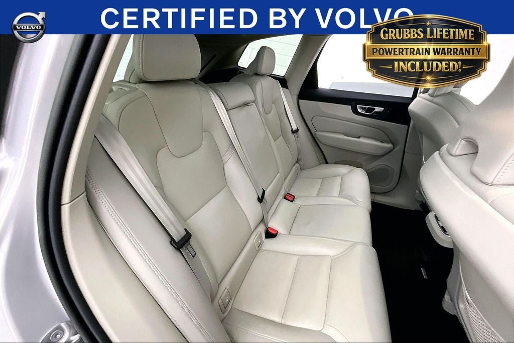 2023 Volvo XC60 B5 Ultimate Bright Theme