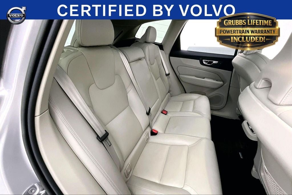 2023 Volvo XC60 B5 Ultimate Bright Theme