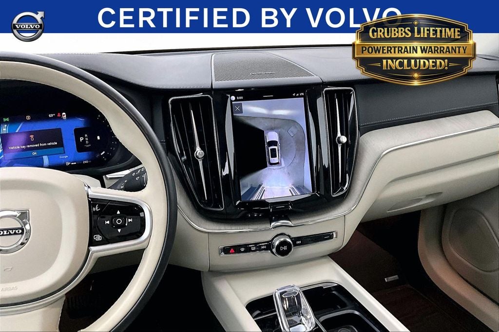 2023 Volvo XC60 B5 Ultimate Bright Theme