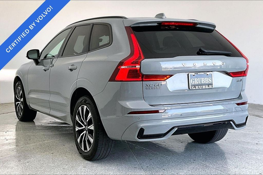 2024 Volvo XC60 B5 Core Dark Theme