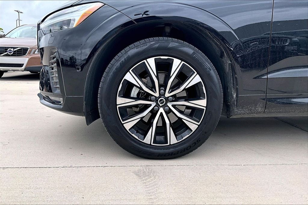 2024 Volvo XC60 B5 Plus Dark Theme