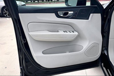 2024 Volvo XC60 B5 Plus Dark Theme