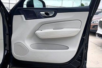 2024 Volvo XC60 B5 Plus Dark Theme
