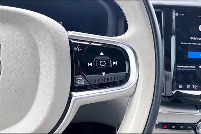 2024 Volvo XC60 B5 Plus Dark Theme