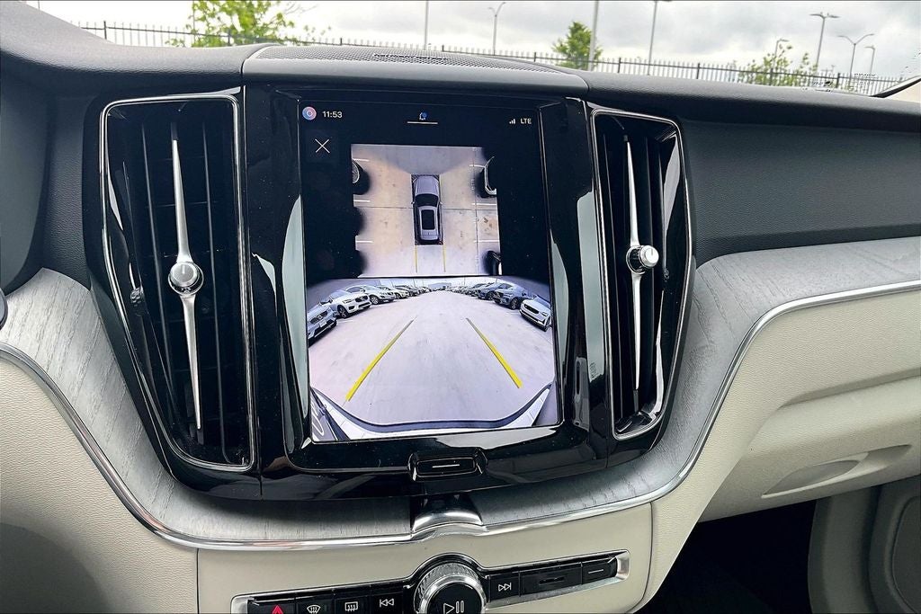 2024 Volvo XC60 B5 Plus Dark Theme