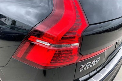 2024 Volvo XC60 B5 Plus Dark Theme