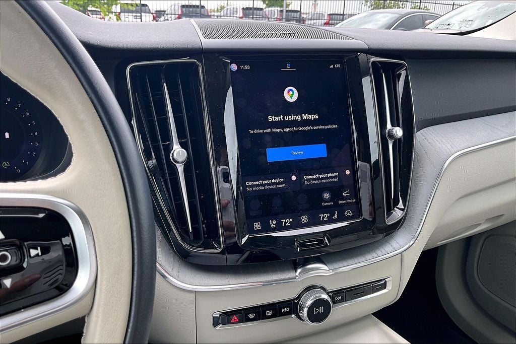 2024 Volvo XC60 B5 Plus Dark Theme