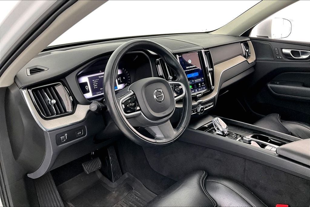 2022 Volvo XC60 B5 Inscription