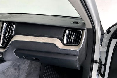 2022 Volvo XC60 B5 Inscription