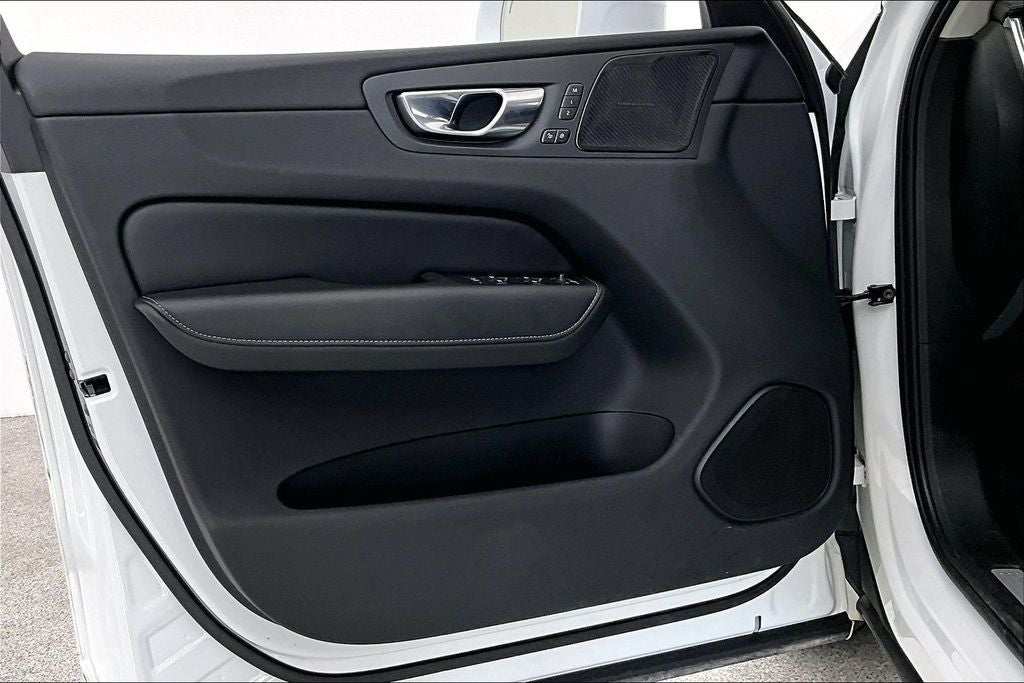 2022 Volvo XC60 B5 Inscription
