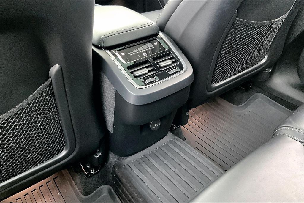 2022 Volvo XC60 B5 Inscription