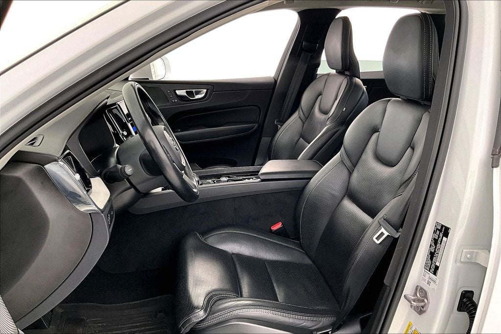 2022 Volvo XC60 B5 Inscription