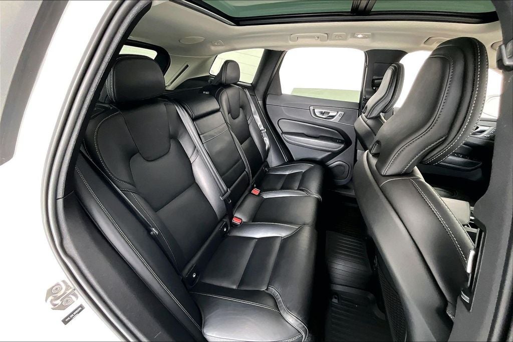 2022 Volvo XC60 B5 Inscription