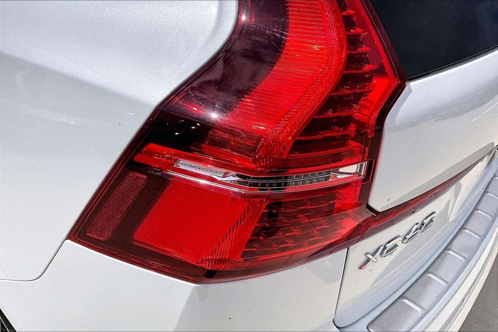 2022 Volvo XC60 B5 Inscription