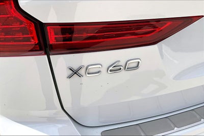 2022 Volvo XC60 B5 Inscription