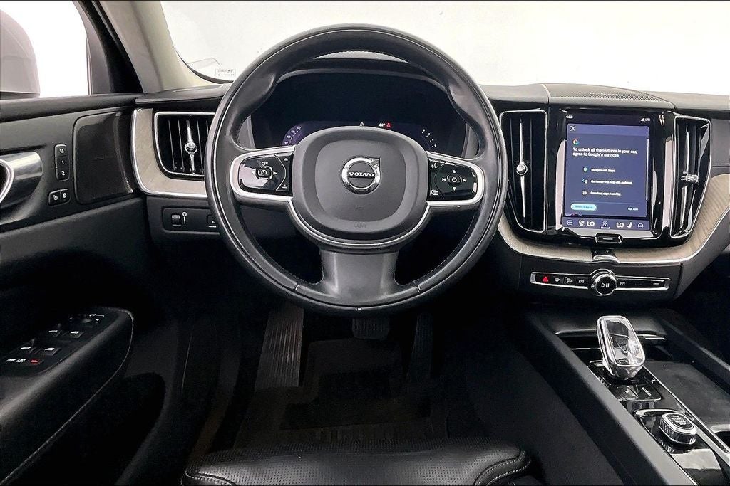 2022 Volvo XC60 B5 Inscription