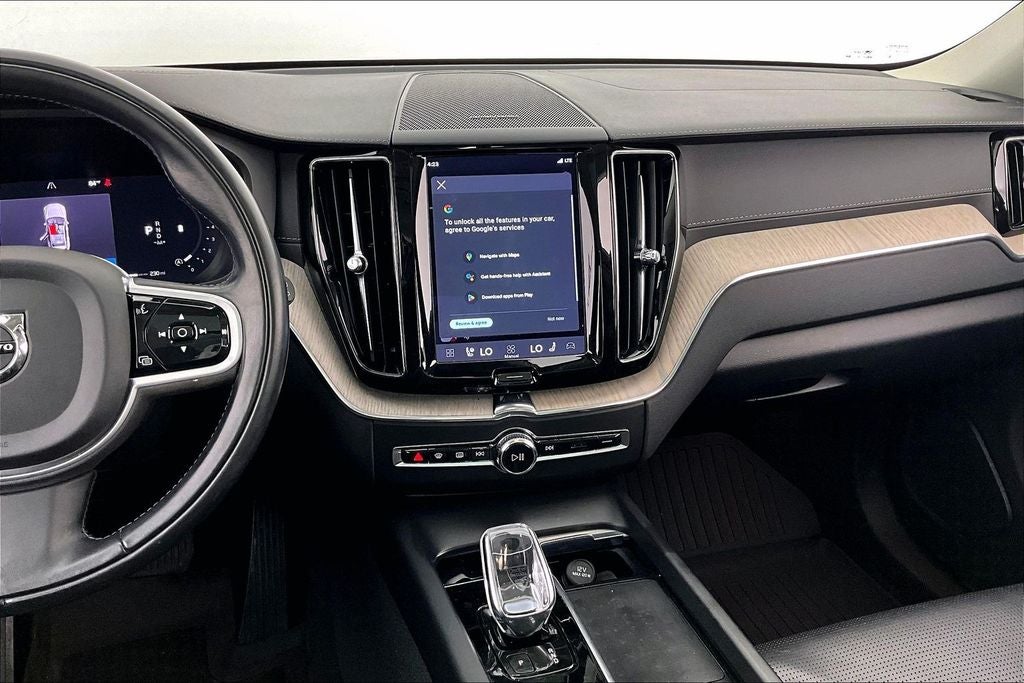 2022 Volvo XC60 B5 Inscription
