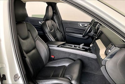 2022 Volvo XC60 B5 Inscription