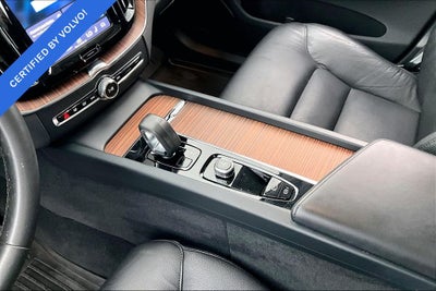2024 Volvo XC60 B5 Plus Dark Theme