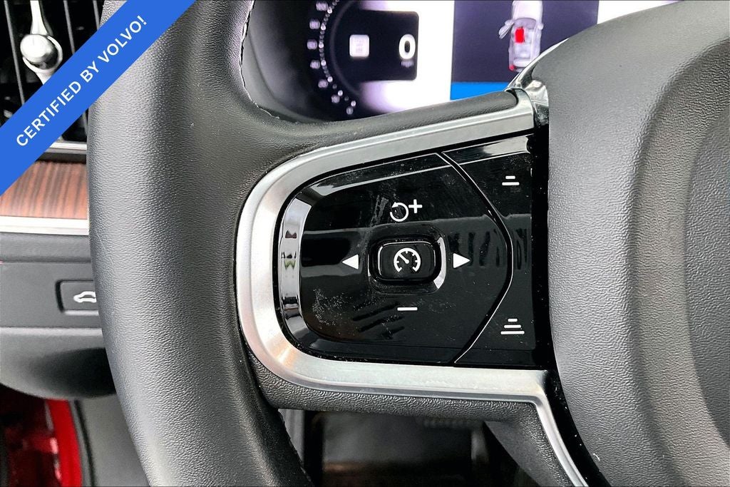 2024 Volvo XC60 B5 Plus Dark Theme
