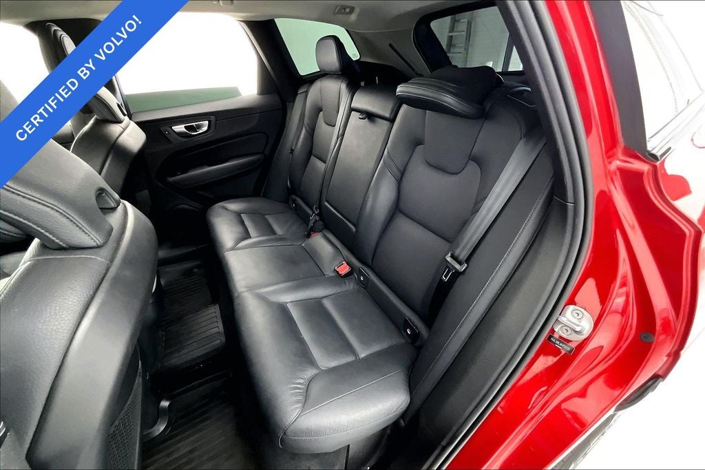 2024 Volvo XC60 B5 Plus Dark Theme