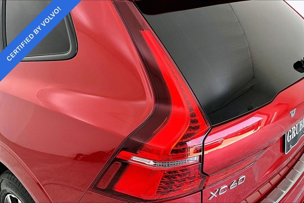 2024 Volvo XC60 B5 Plus Dark Theme