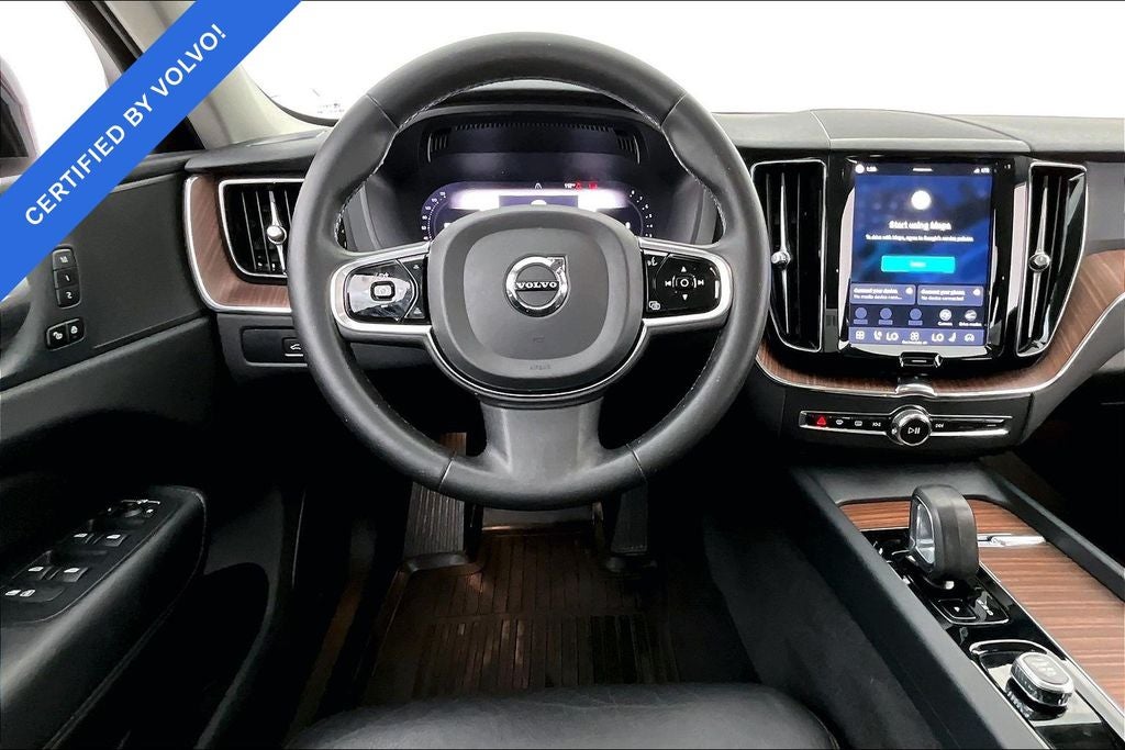 2024 Volvo XC60 B5 Plus Dark Theme