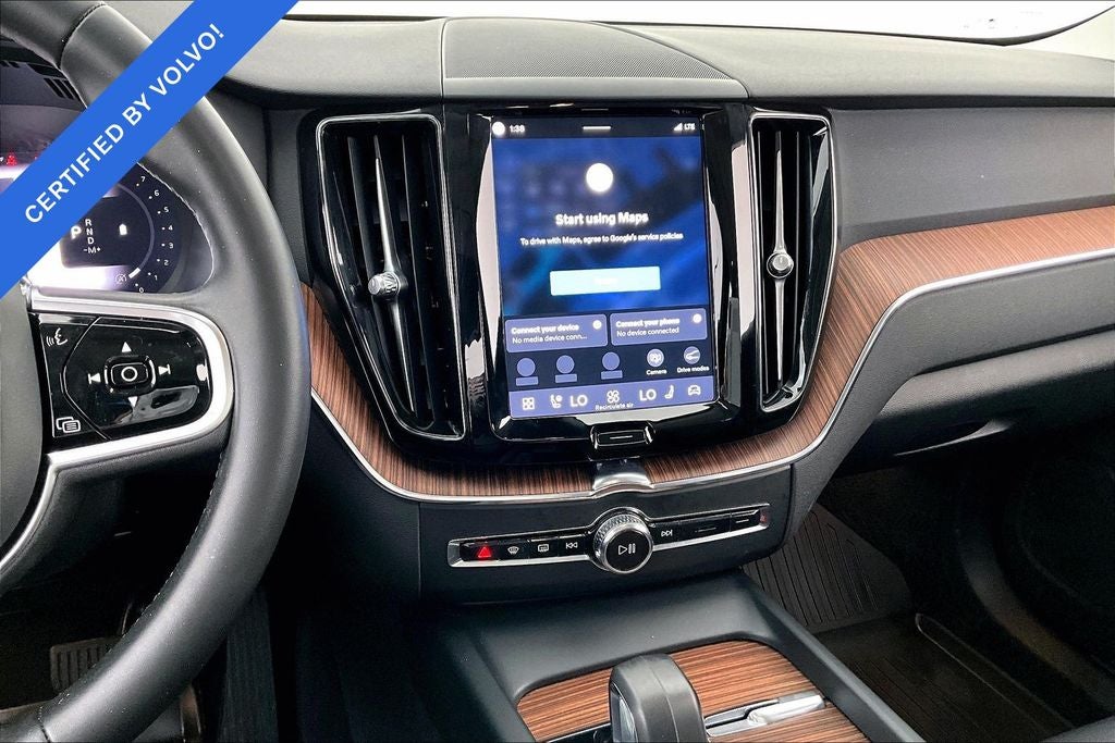 2024 Volvo XC60 B5 Plus Dark Theme