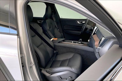 2024 Volvo XC60 B5 Plus Dark Theme