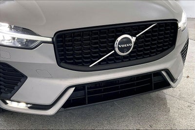 2024 Volvo XC60 B5 Plus Dark Theme