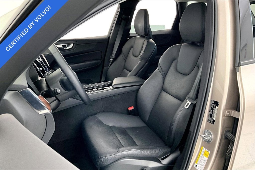 2024 Volvo XC60 B5 Plus Dark Theme