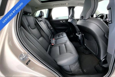 2024 Volvo XC60 B5 Plus Dark Theme