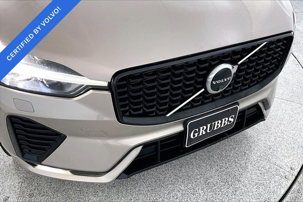 2024 Volvo XC60 B5 Plus Dark Theme