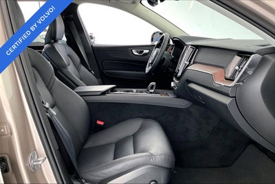 2024 Volvo XC60 B5 Plus Dark Theme