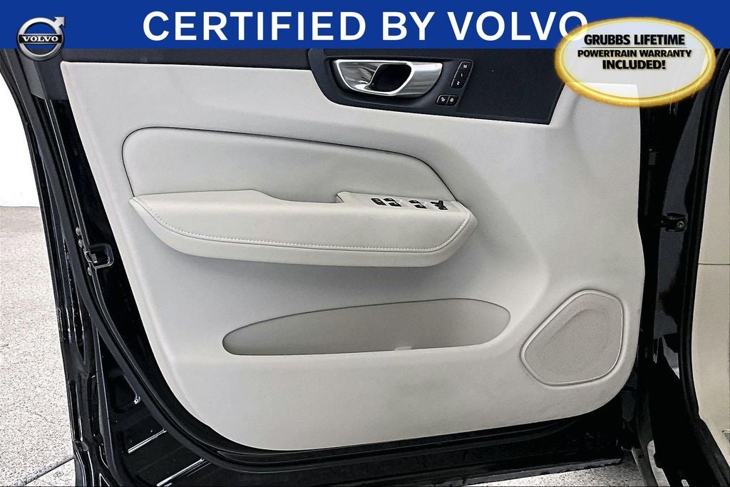 2024 Volvo XC60 B5 Plus Dark Theme