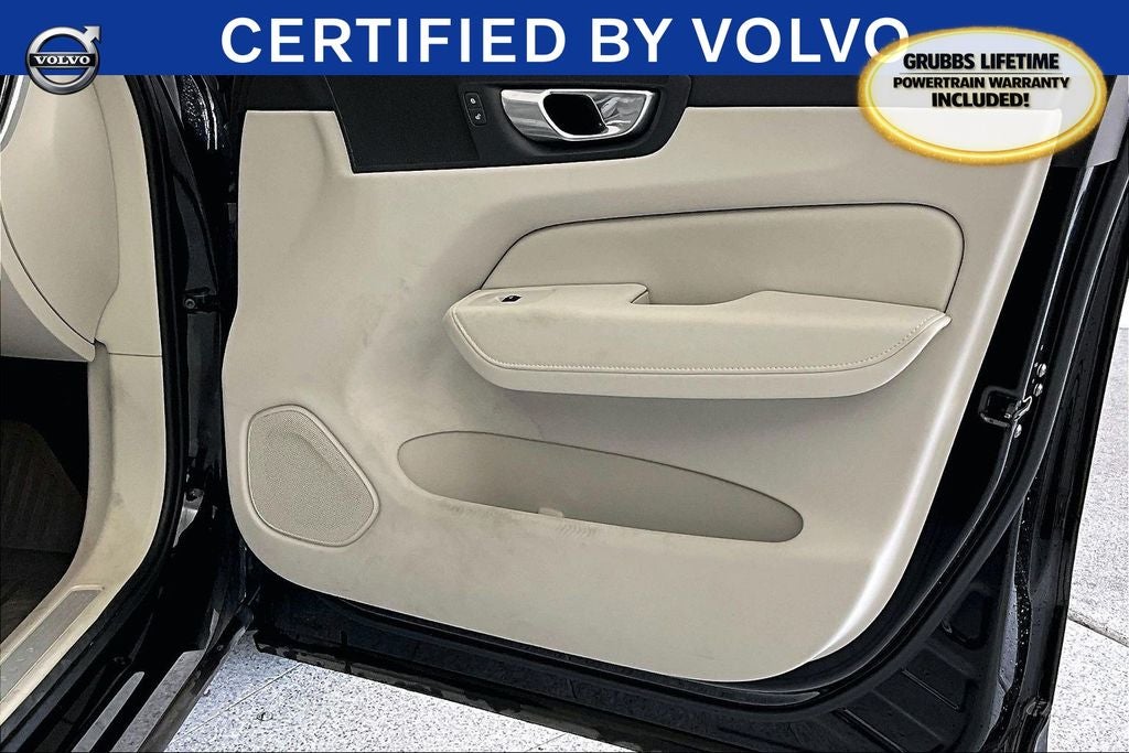 2024 Volvo XC60 B5 Plus Dark Theme