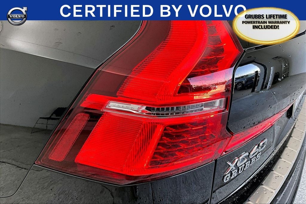 2024 Volvo XC60 B5 Plus Dark Theme