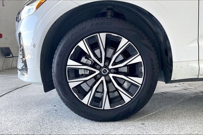 2024 Volvo XC60 B5 Plus Dark Theme