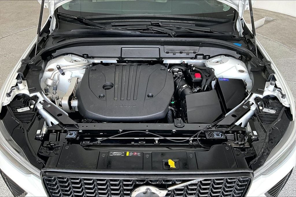 2024 Volvo XC60 B5 Plus Dark Theme