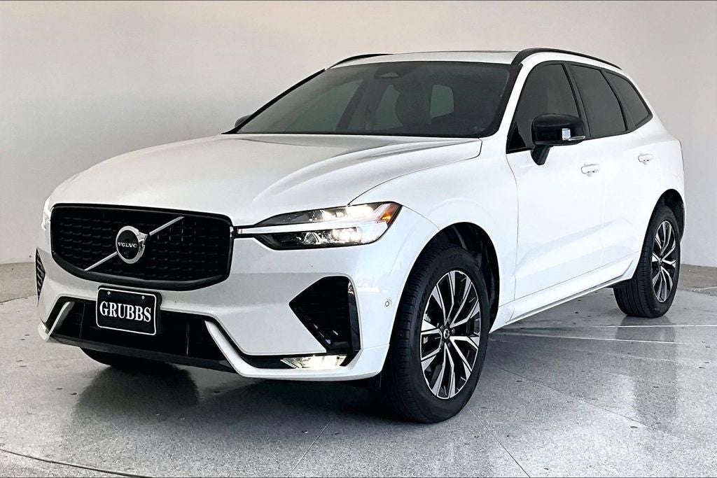 2024 Volvo XC60 B5 Plus Dark Theme