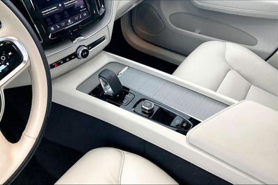 2024 Volvo XC60 B5 Plus Dark Theme