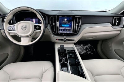2024 Volvo XC60 B5 Plus Dark Theme