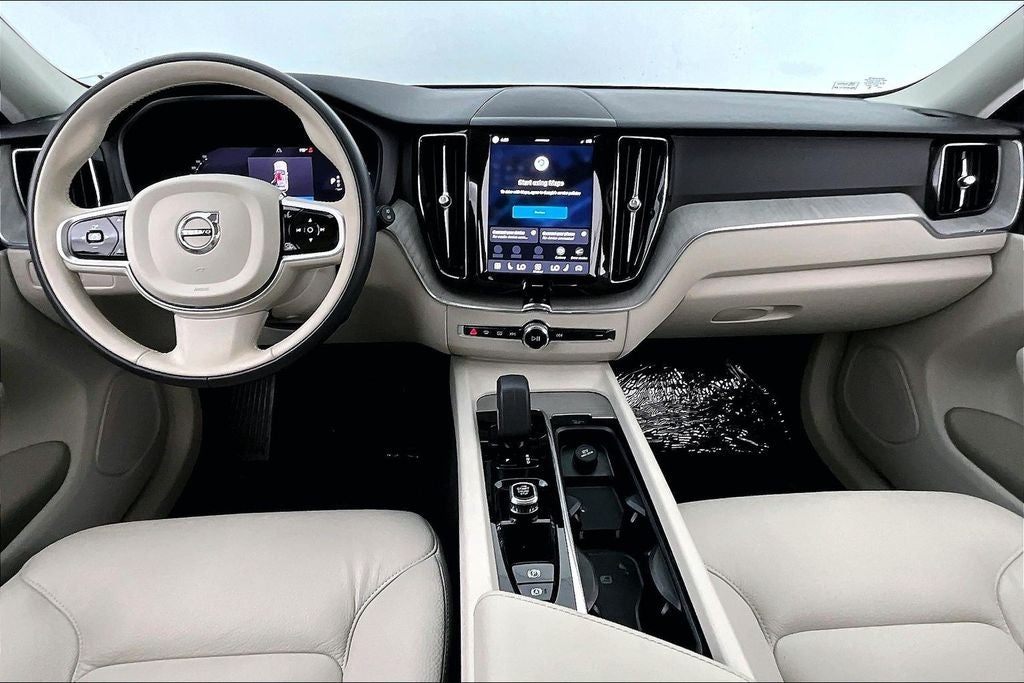 2024 Volvo XC60 B5 Plus Dark Theme